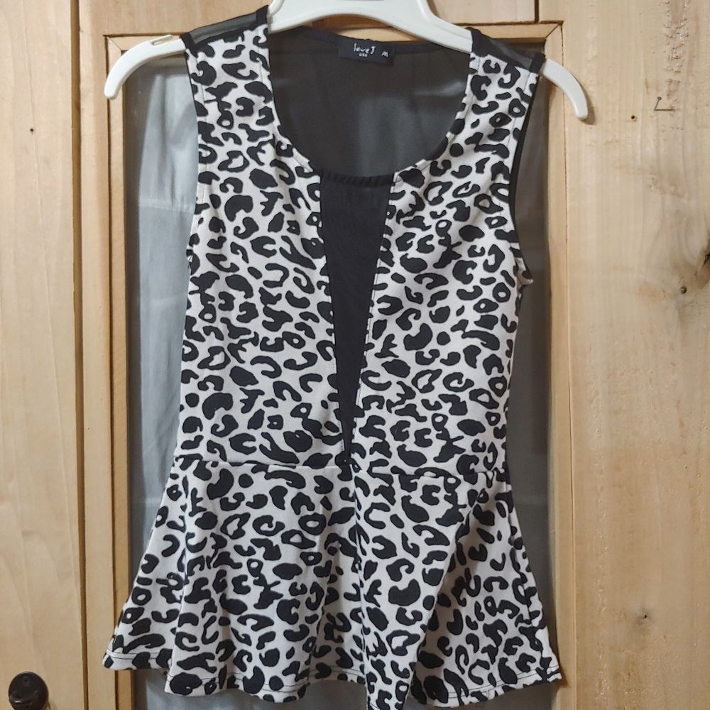 Love J womans top size junior m